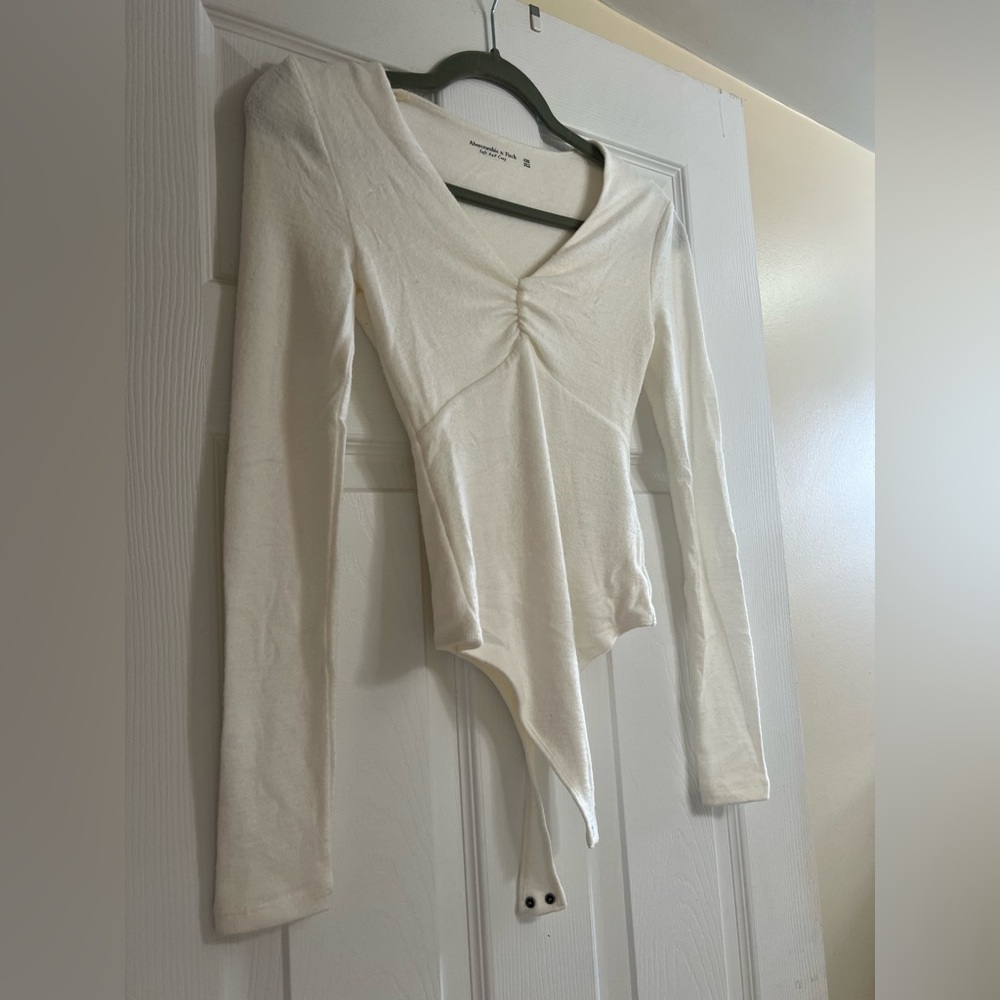 A&F Soft & Cozy V-Neck Ruched Bodysuit White